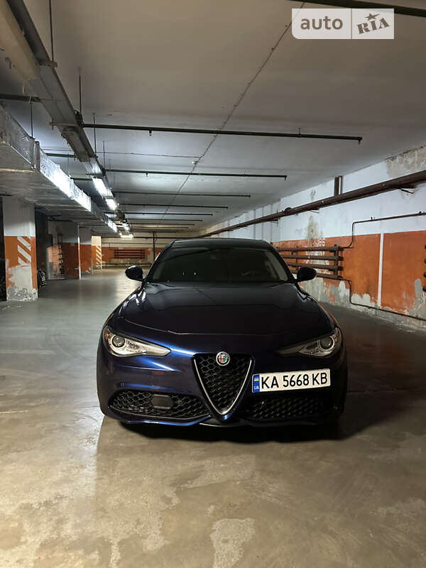 Alfa-romeo Giulia (2016)