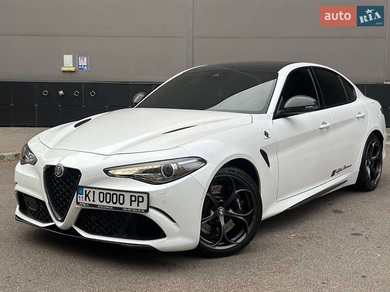 Alfa-romeo Giulia (2017)