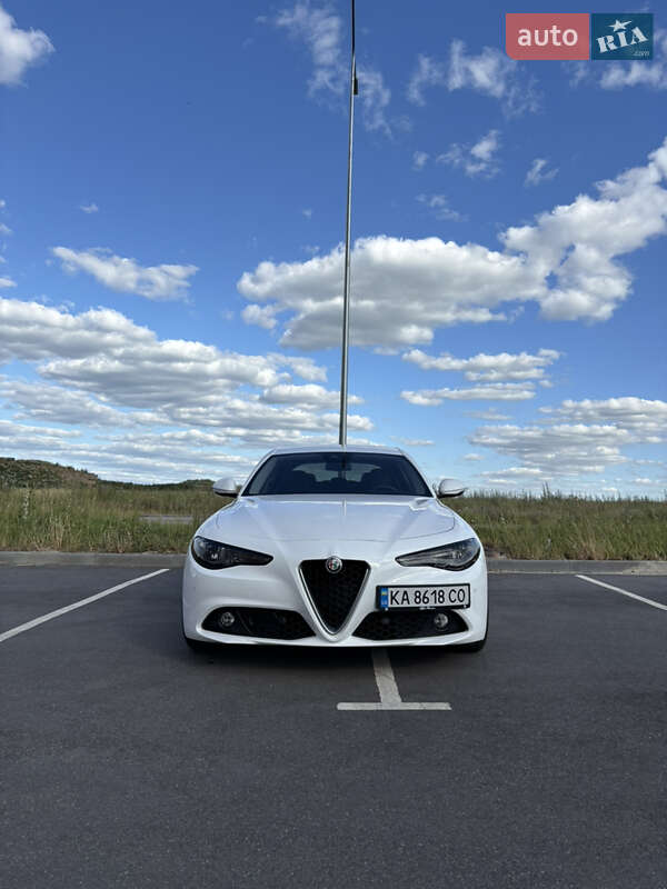 Alfa romeo Giulia (2016)