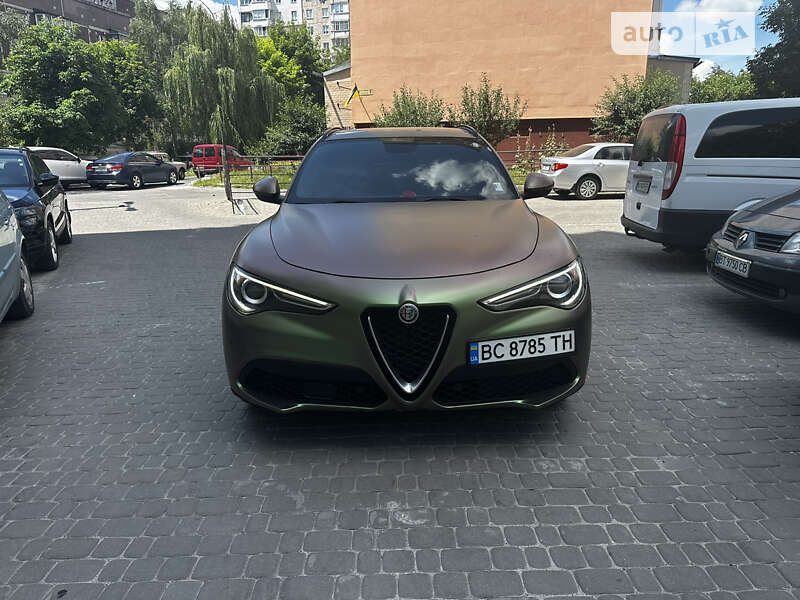 Alfa-romeo Stelvio (2018)