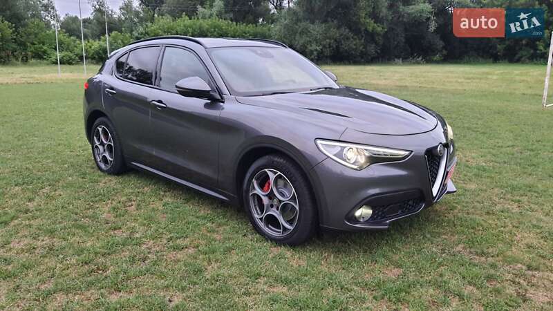 Alfa-romeo Stelvio (2018)