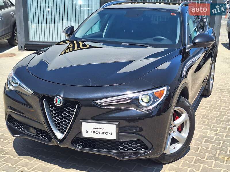 Alfa romeo Stelvio (2017)
