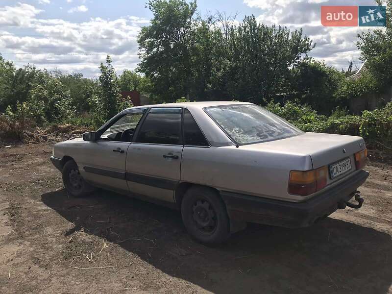 Audi 100 (1987)