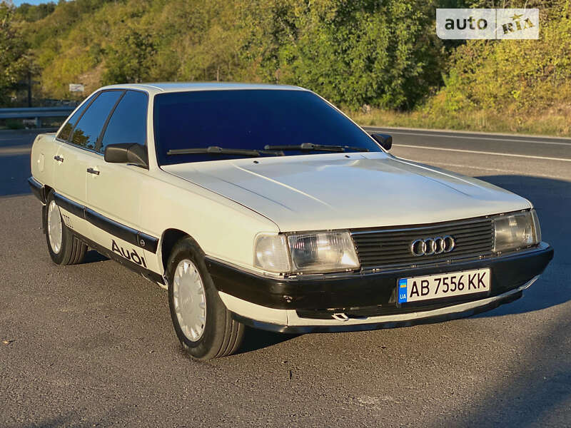 Audi 200 (1986)
