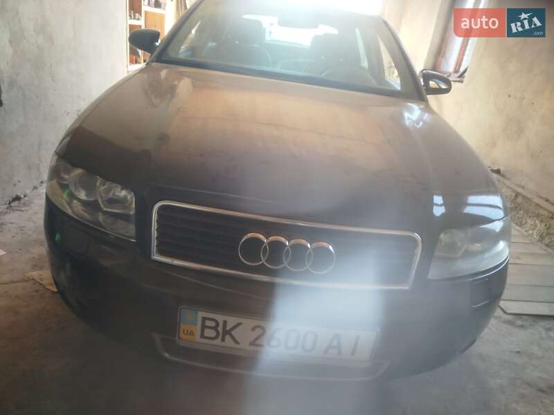 Audi A4 (2004)
