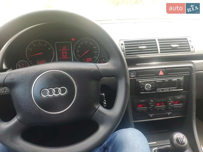 Audi A4 (2002)