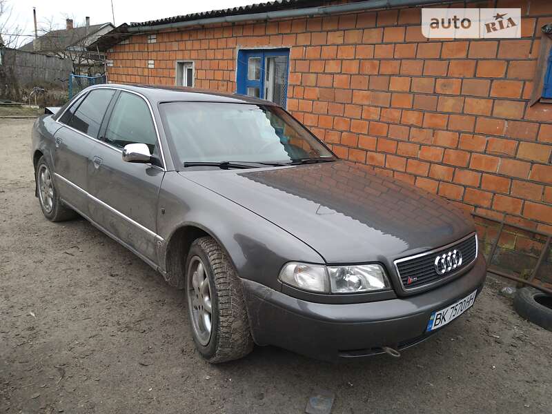 Audi A8 (1995)