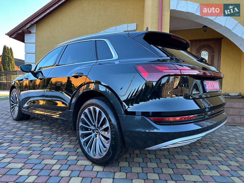 Audi E-tron (2021)