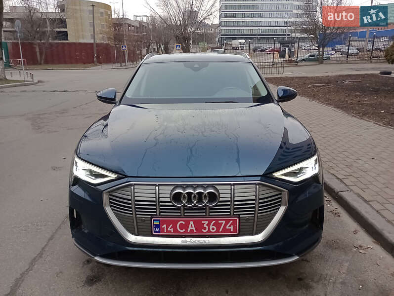 Audi E-tron (2019)
