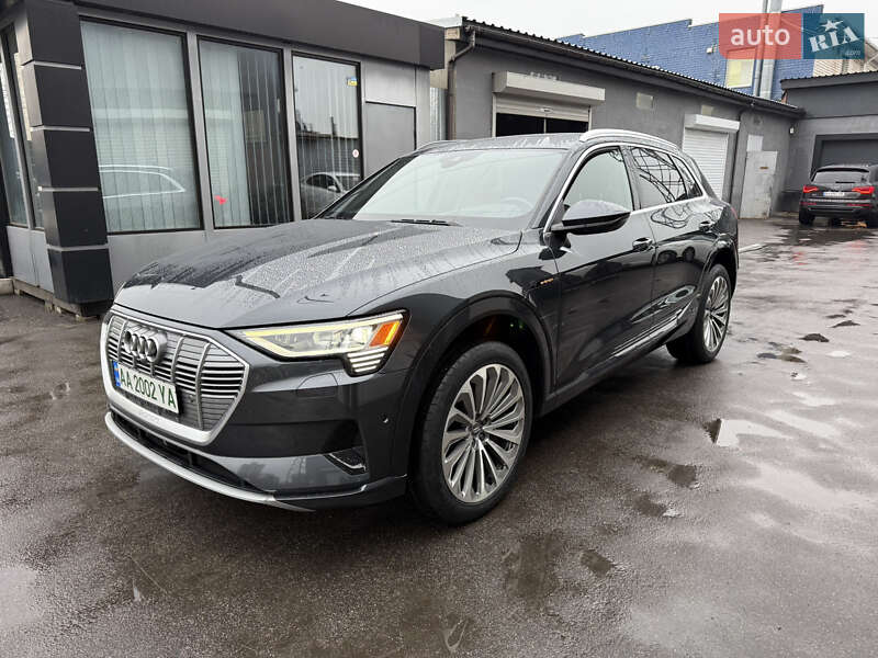 Audi E-tron (2019)
