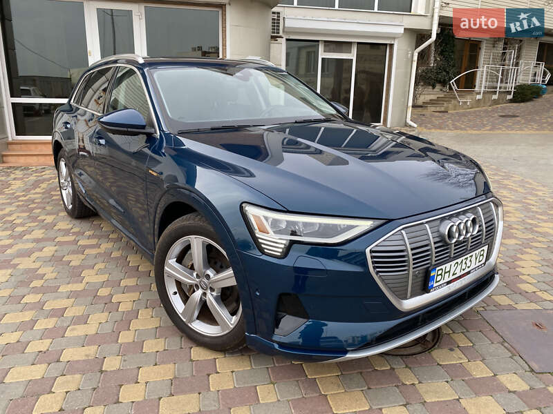 Audi E-tron (2019)