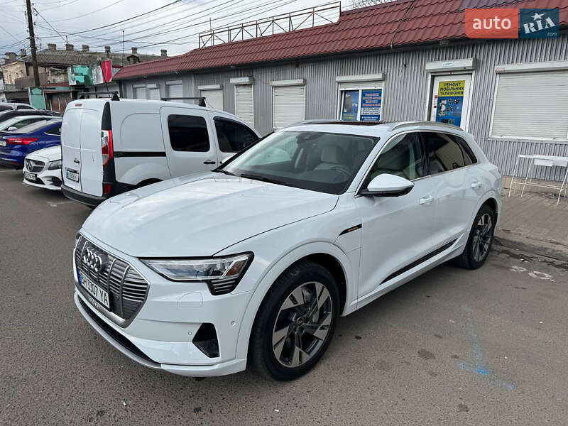 Audi E-tron (2021)