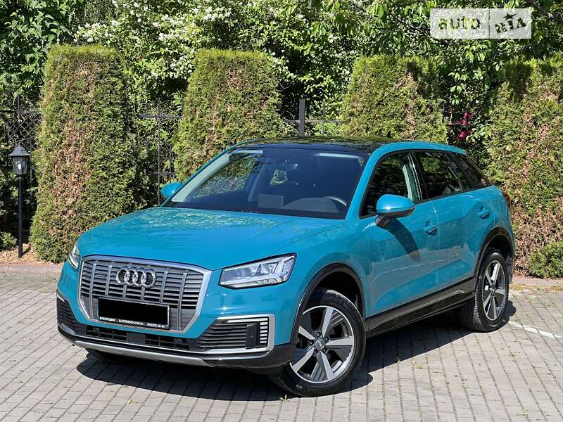 Audi Q2l e-tron (2021)