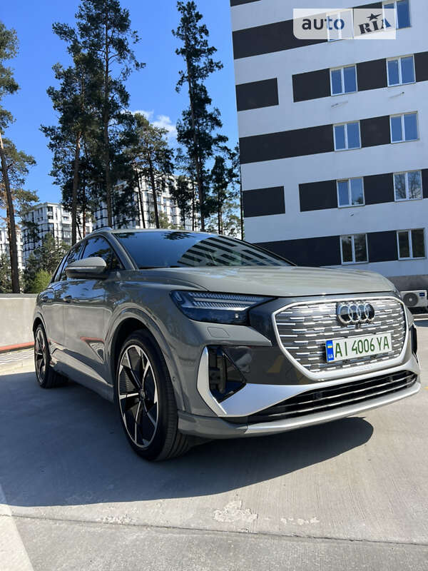 Audi Q4 e-tron (2023)