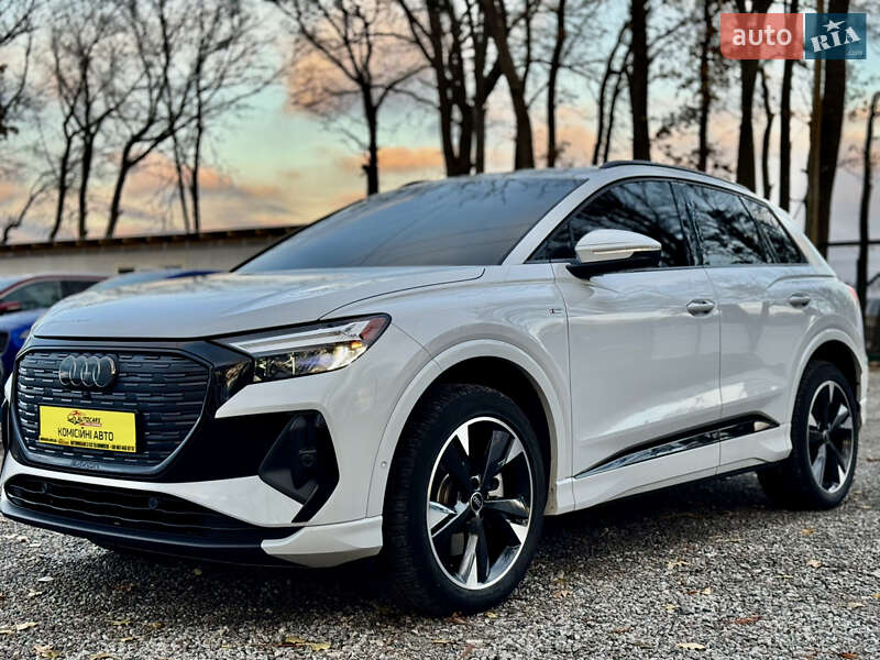 Audi Q4 e-tron (2023)