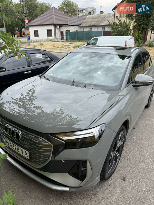 Audi Q4 e-tron (2023)