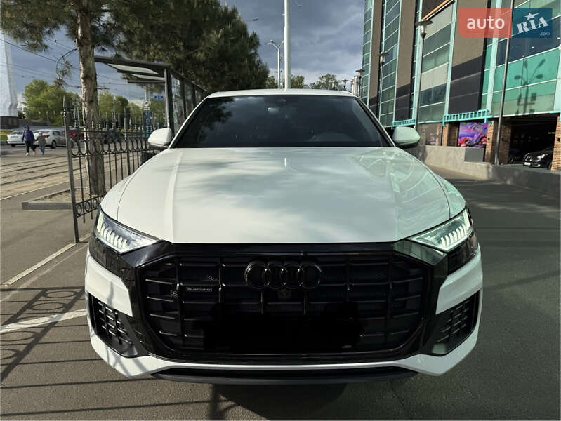 Audi Q8 (2021)