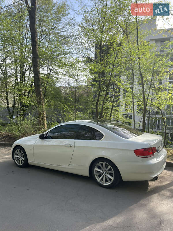 Bmw 3 series (2009)