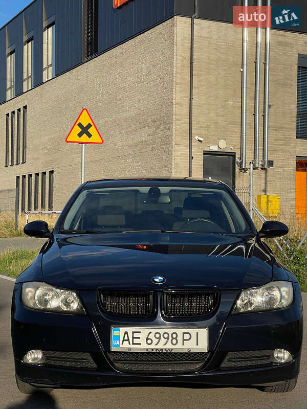 Bmw 3 series (2005)