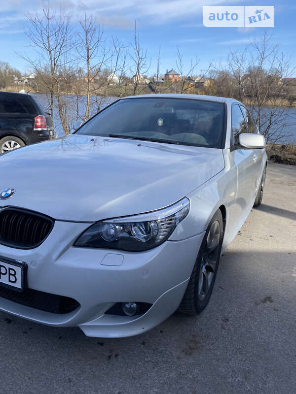 Bmw 545i (2004)