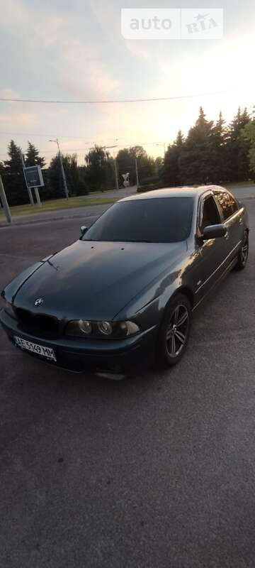 Bmw 530i (2003)