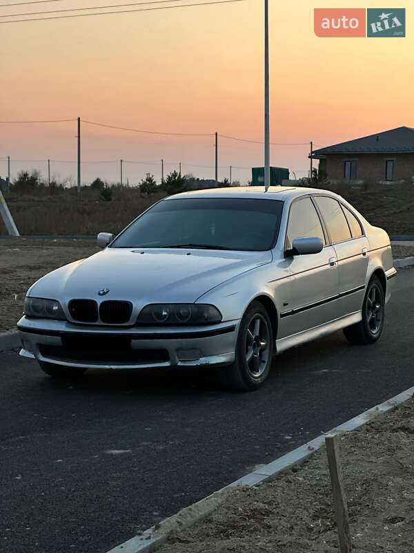 Bmw 5 series (2000)