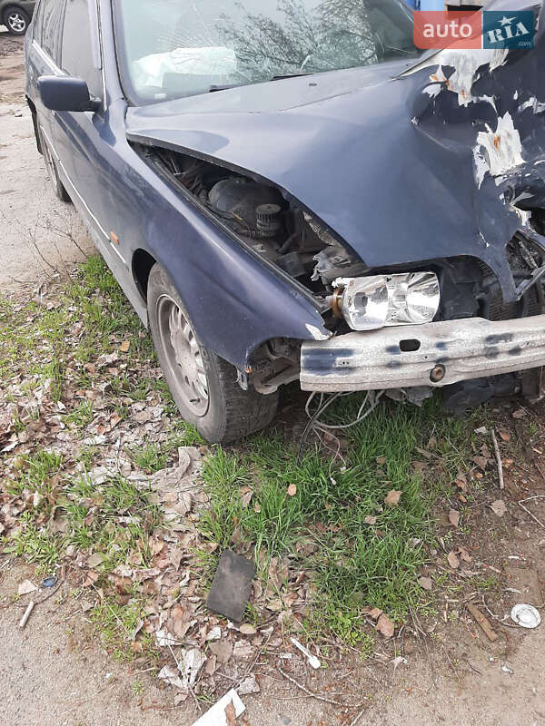 Bmw 5 series (2000)