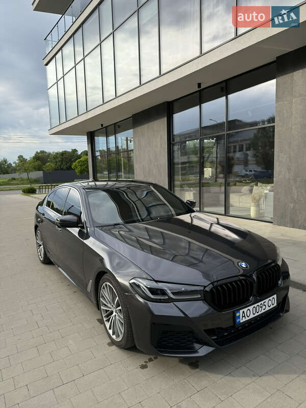 Bmw 5 series (2017)