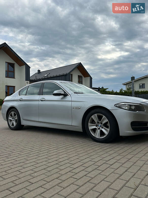Bmw 5 series (2016)
