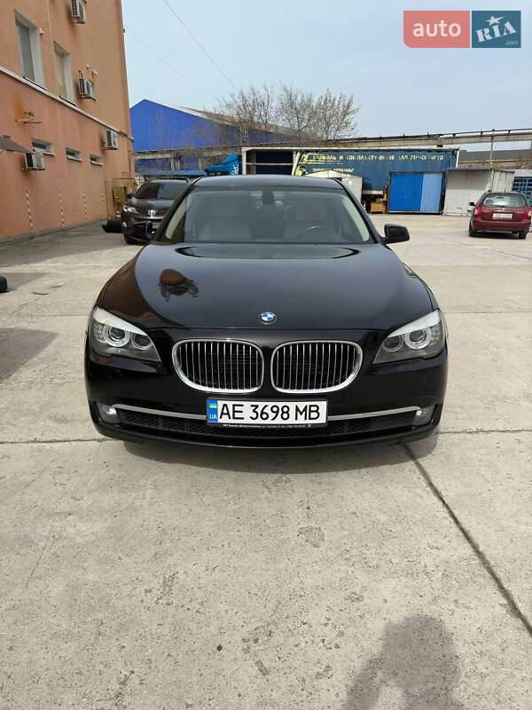 Bmw 7 series (2011)
