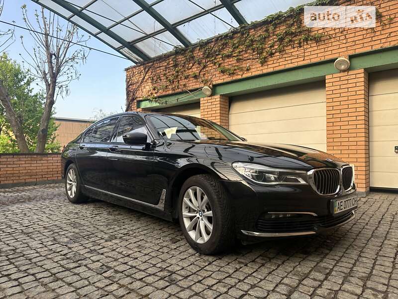 Bmw 7 series (2015)