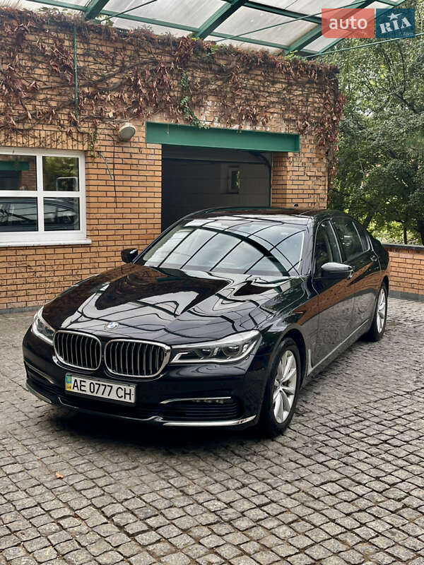 Bmw 7 series (2015)