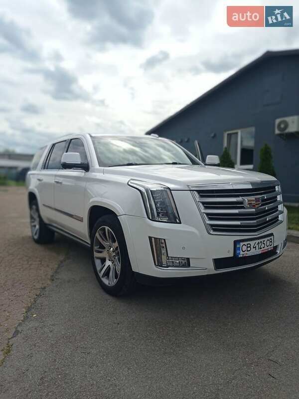 Cadillac Escalade (2016)