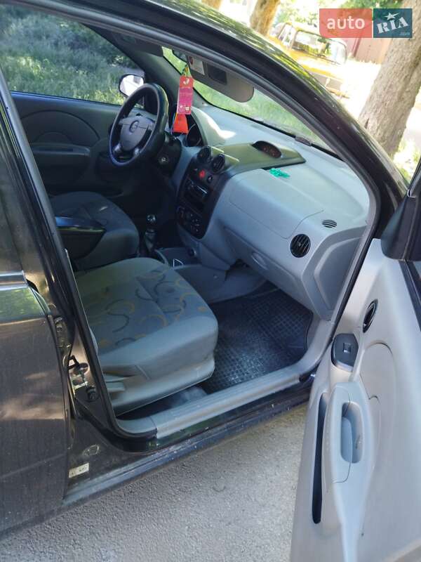 Chevrolet Aveo (2004)
