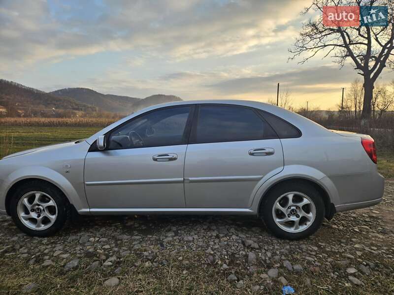 Chevrolet Lacetti (2012)