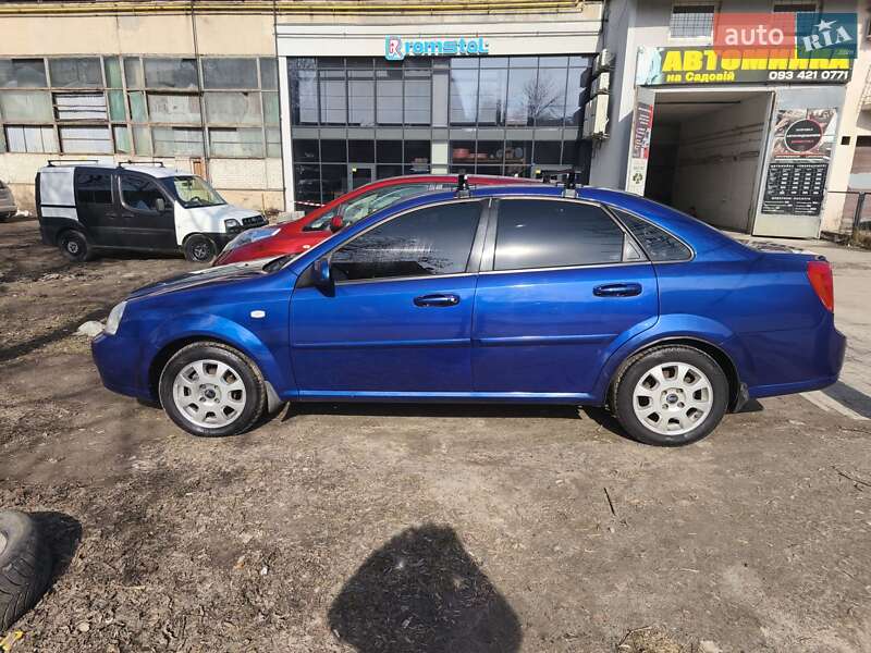 Chevrolet Lacetti (2005)