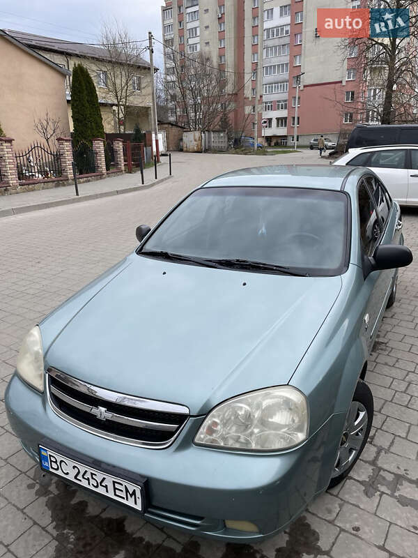 Chevrolet Lacetti (2005)