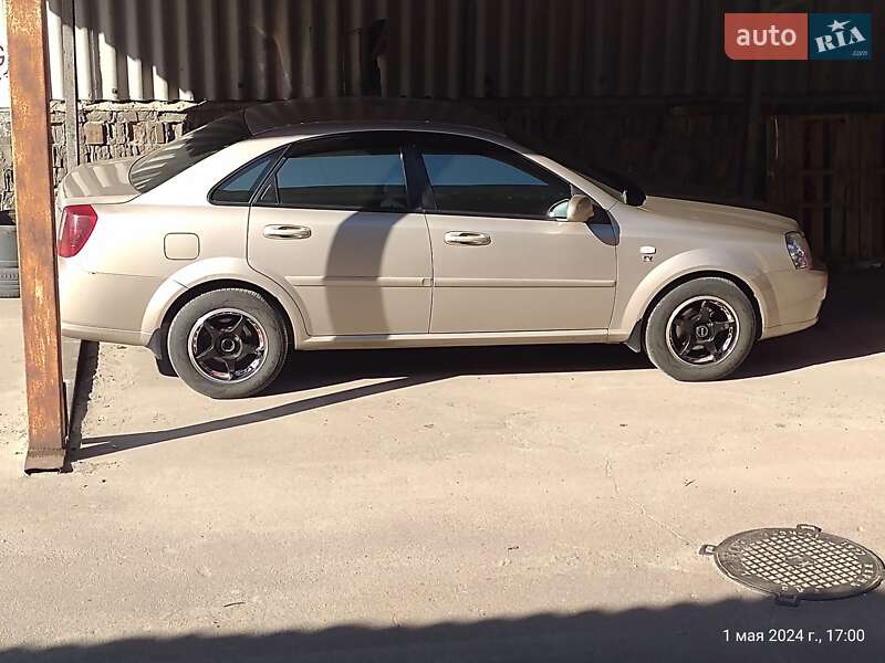 Chevrolet Lacetti (2012)