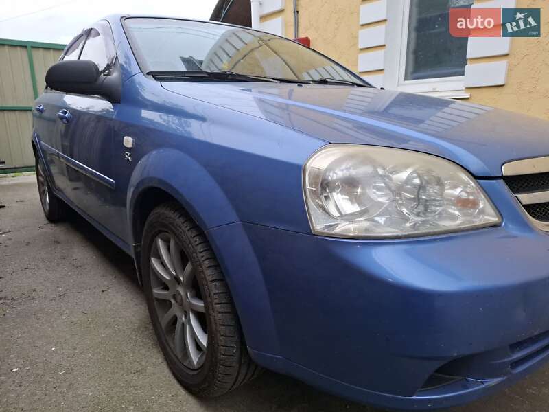 Chevrolet Lacetti (2004)