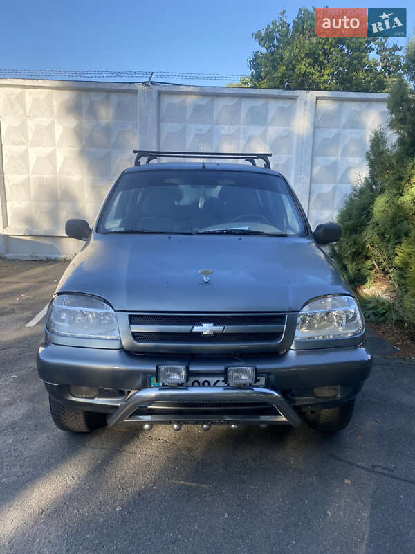 Chevrolet Niva (2005)