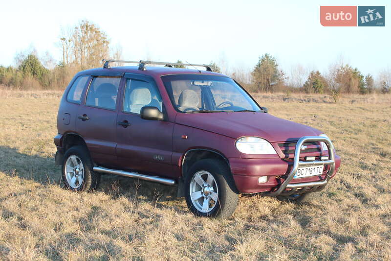 Chevrolet Niva (2004)