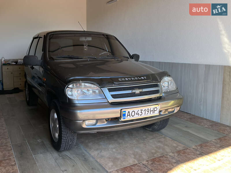 Chevrolet Niva (2007)