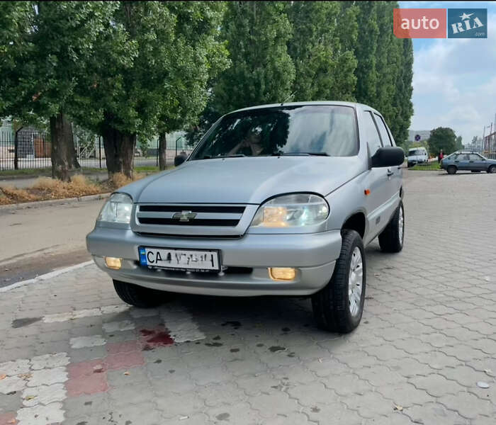 Chevrolet Niva (2006)