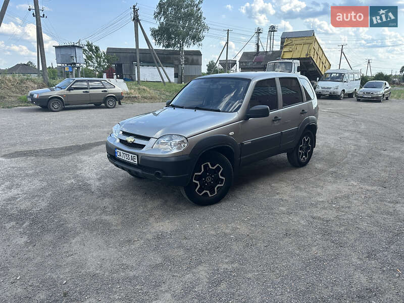 Chevrolet Niva (2015)