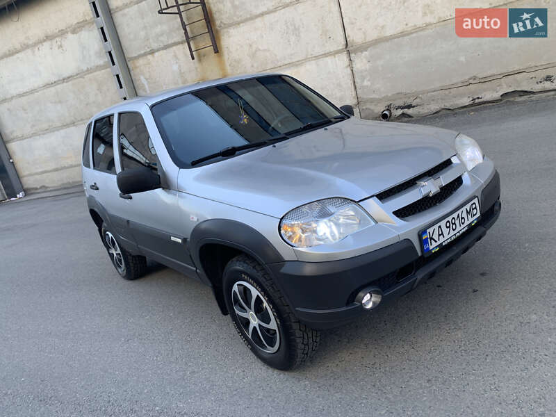 Chevrolet Niva (2013)