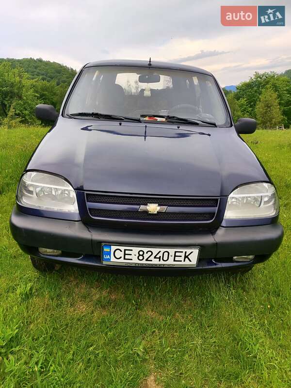 Chevrolet Niva (2004)