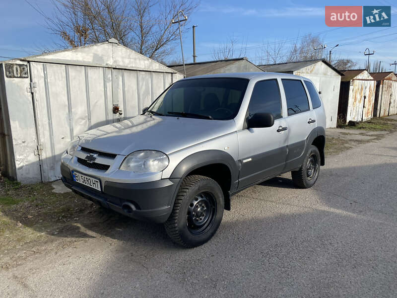 Chevrolet Niva (2012)
