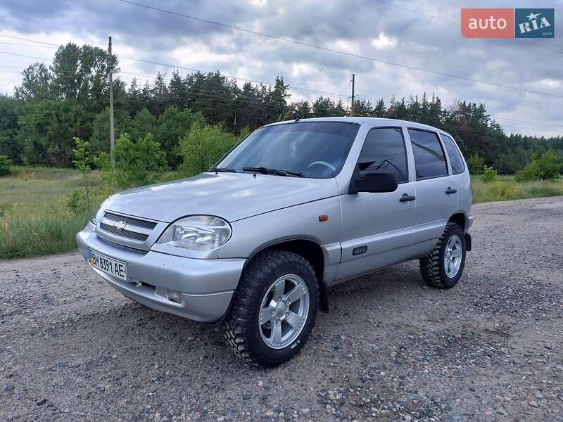 Chevrolet Niva (2007)