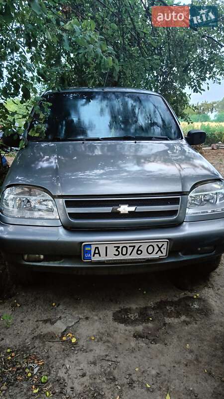 Chevrolet Niva (2008)