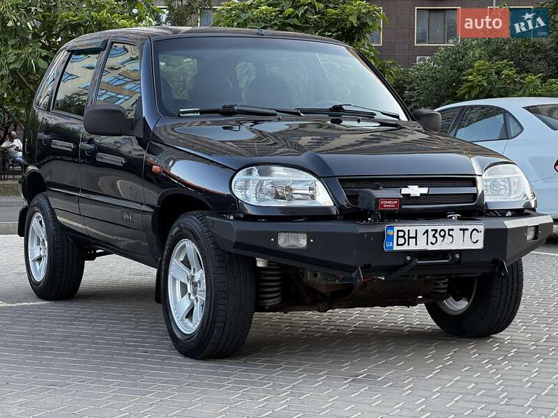 Chevrolet Niva (2008)